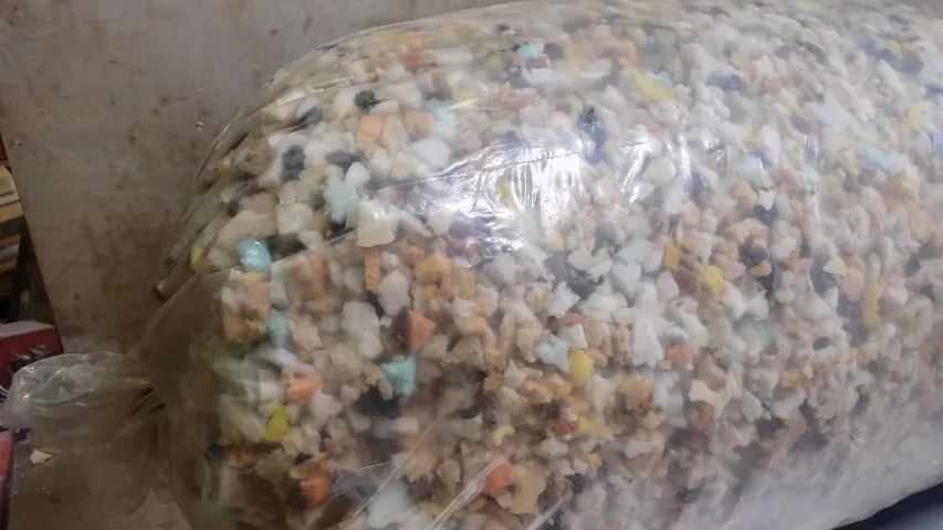 Espuma para enchimento de almofadas, pufs..