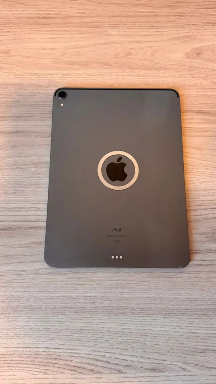 iPad Pro 11 - 1ª geração 256gb Wi-Fi + Magic case Apple com teclado - Foto 4