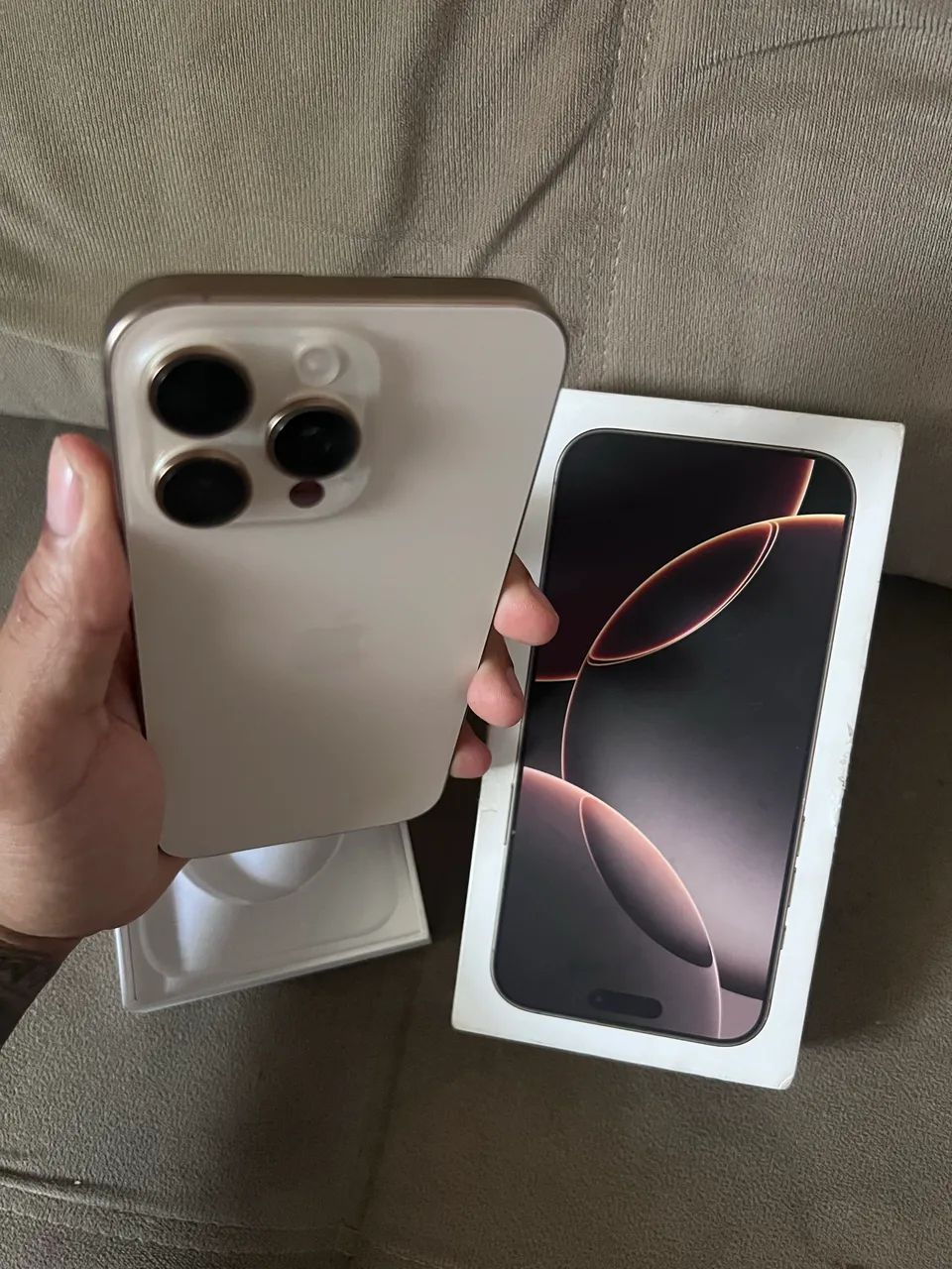 iPhone 16 pro Max muito novo com caixa ! - Foto 2
