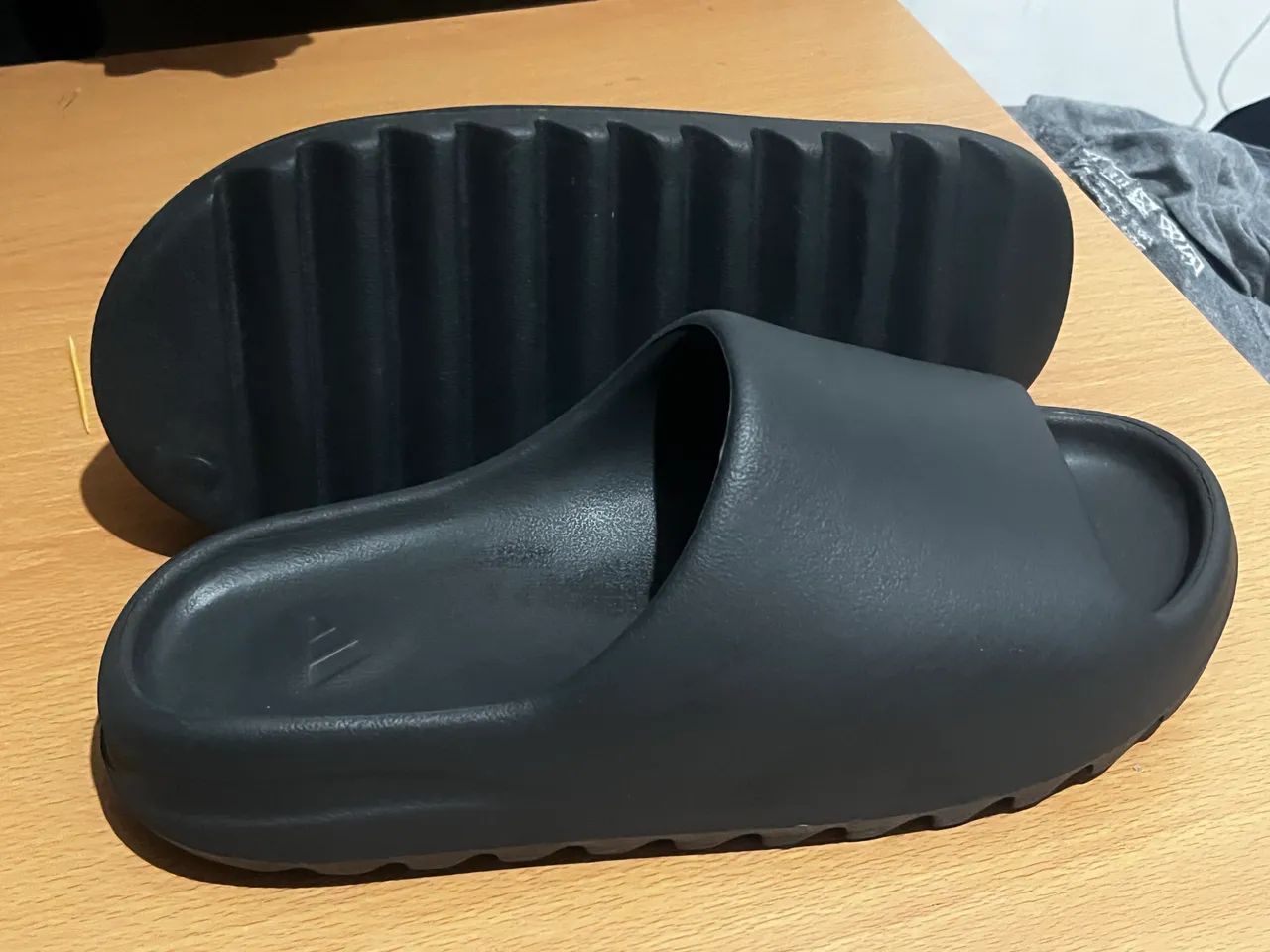 yeezy slide onyx preto - Calçados - Centro, Petrolina 1527837557 | OLX