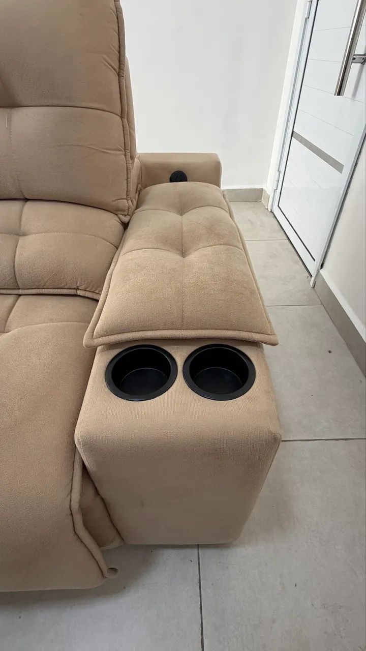 Sofá Reclinável 2 Lugares com USB e Porta-Copos | Excelente Estado - Foto 2