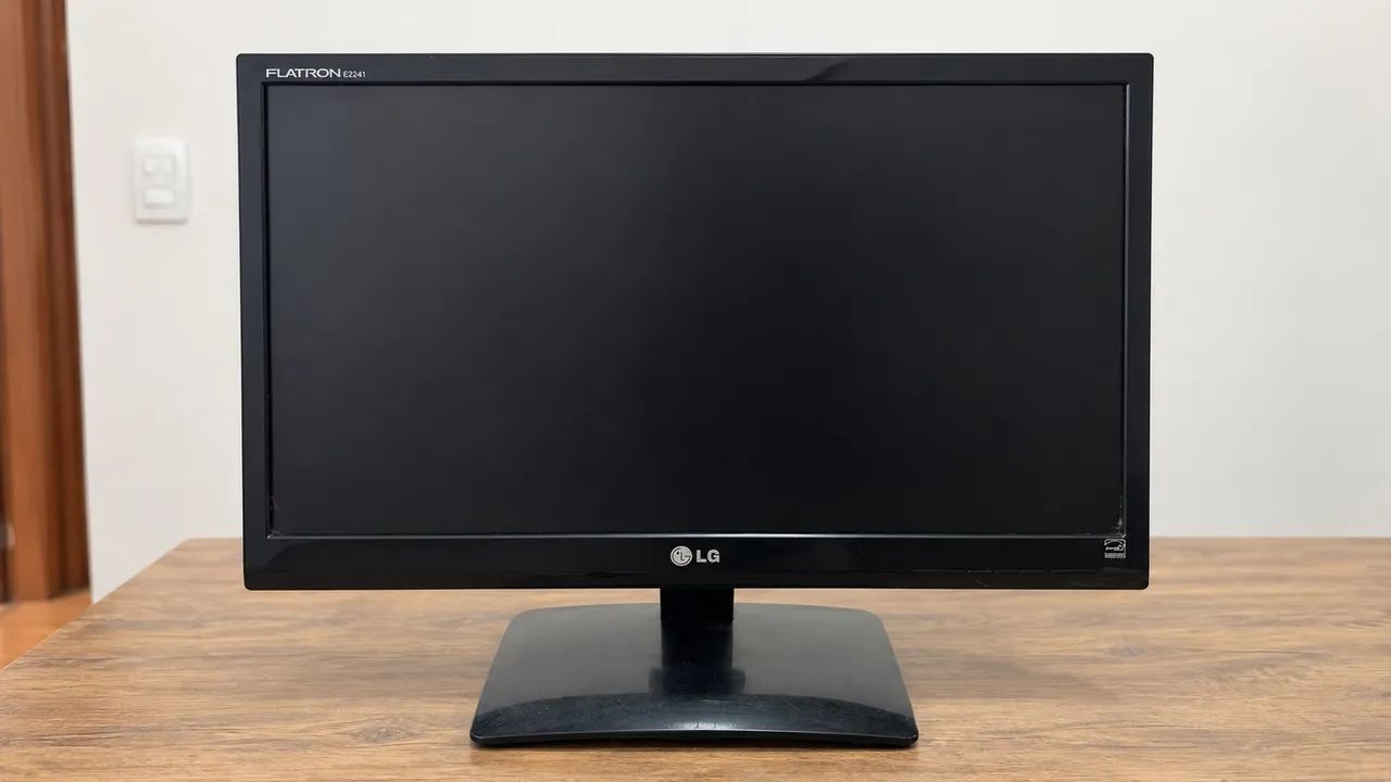 Monitor LG Flatron 21,5? Full HD LED E2241C-PN