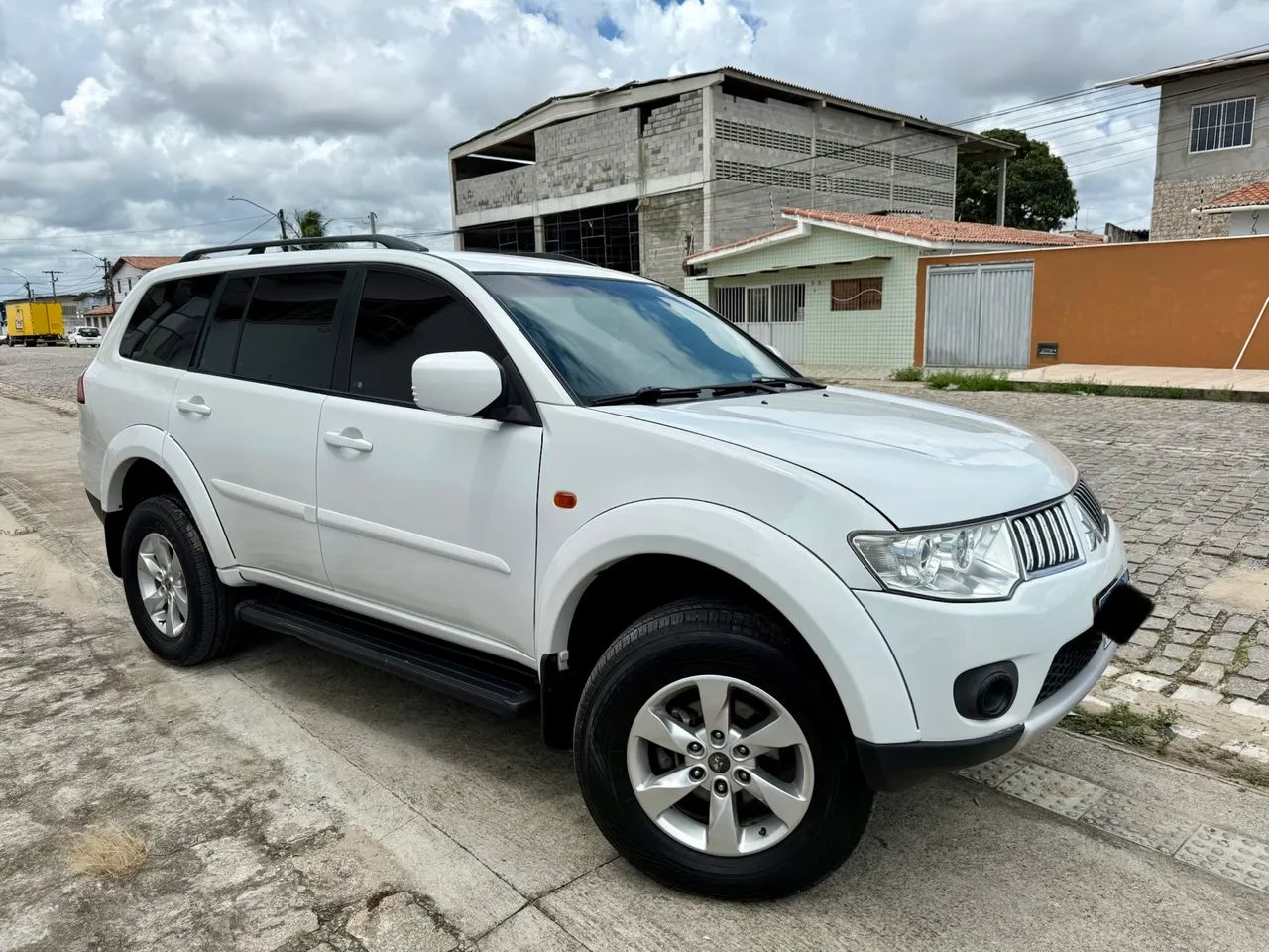 Mitsubishi Pajero 2013