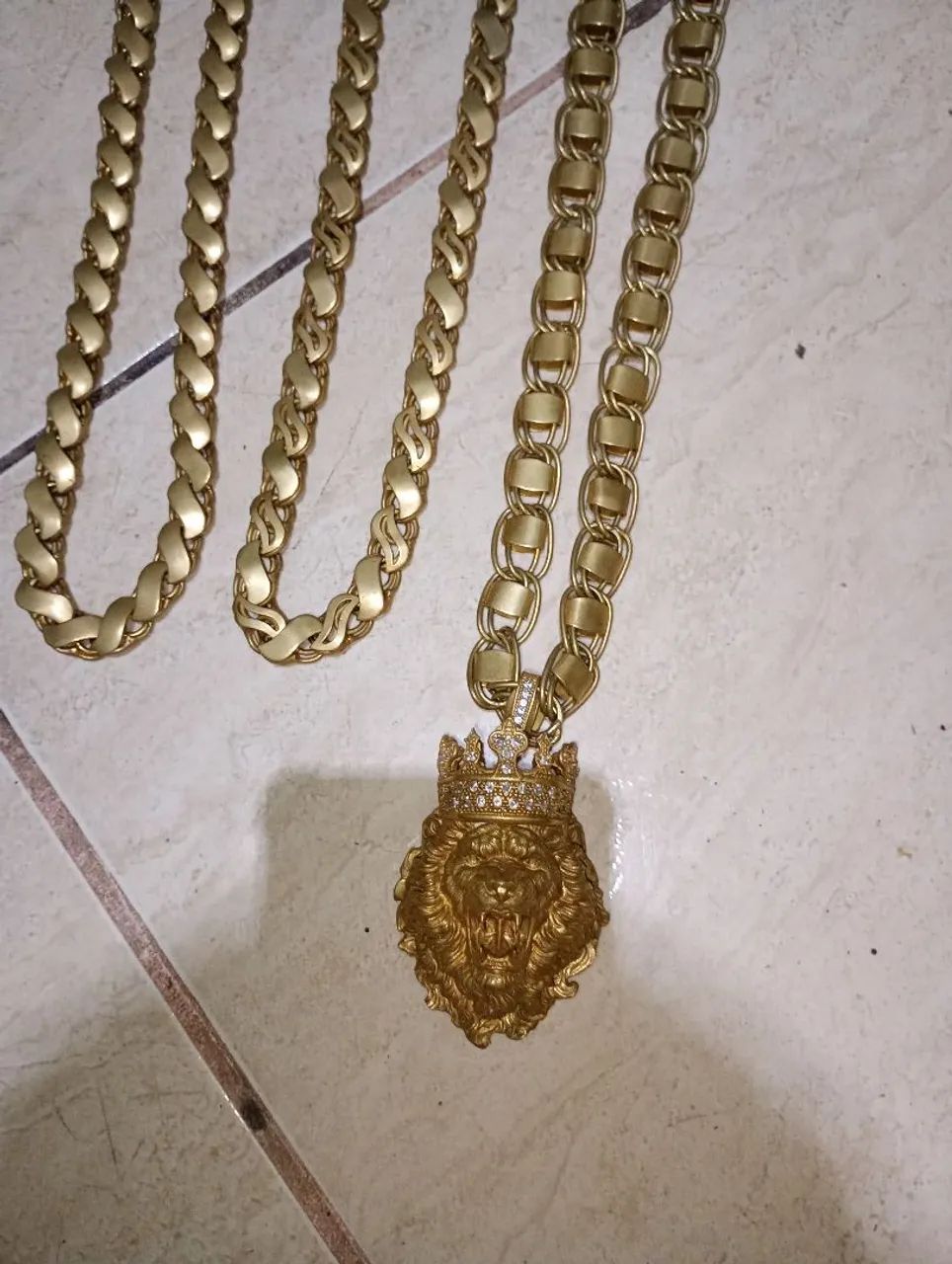 Vendo cordão de moeda antiga  - Foto 2