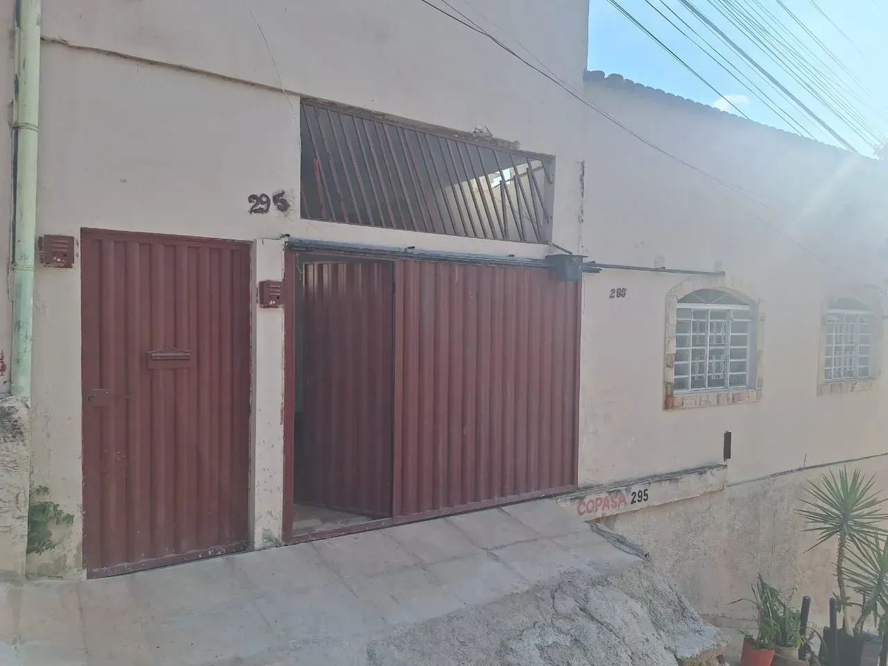 APARTAMENTO 2 QUARTOS COM VAGA - APARECIDA 7A. SEÇÃO