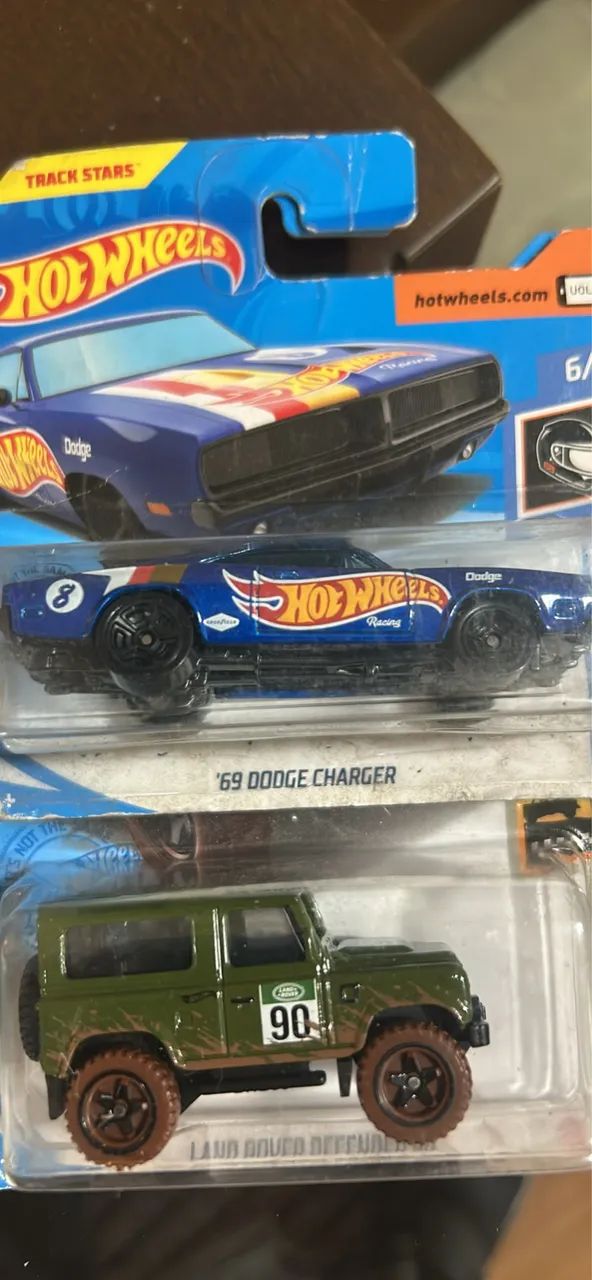 Carrinhos  hot Wheels diversos $40 - Foto 2