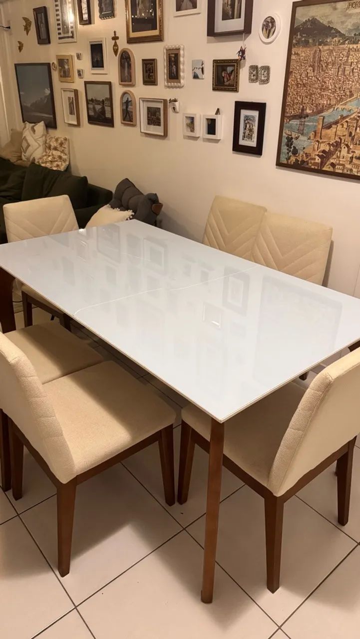 Mesa de jantar para 6 lugares 