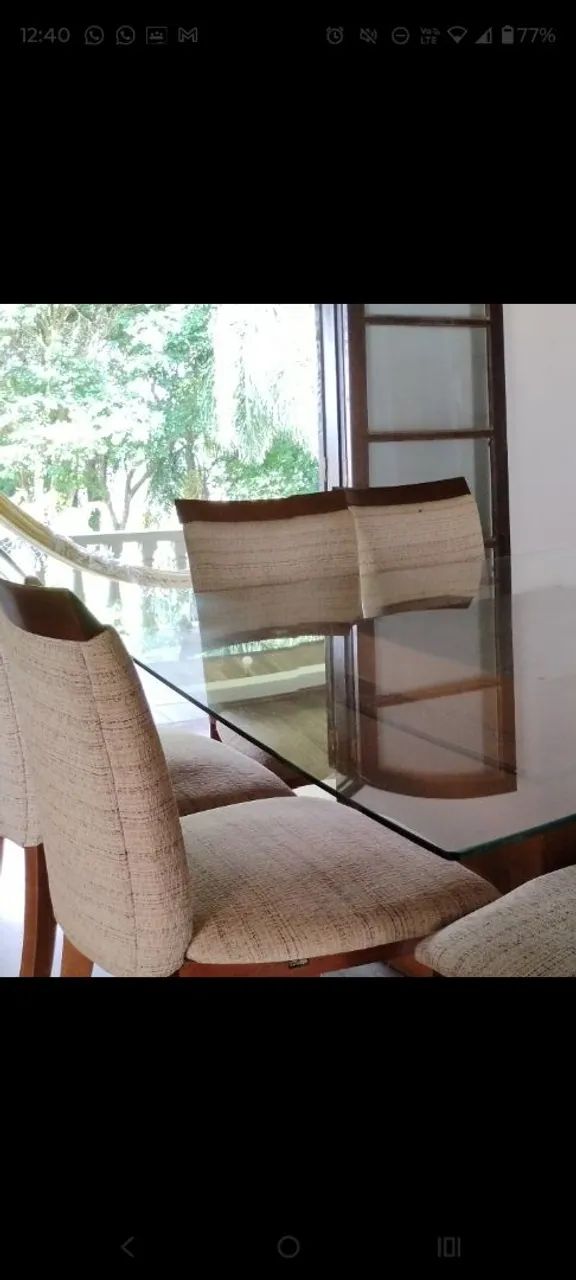 Mesa com 8 cadeiras 