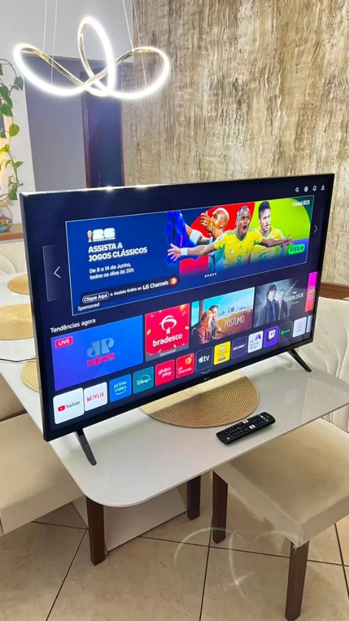 Smart TV LG 43 Polegadas 4K 43UQ7500 WebOS Com Base e Controle Original 1 ano de uso
