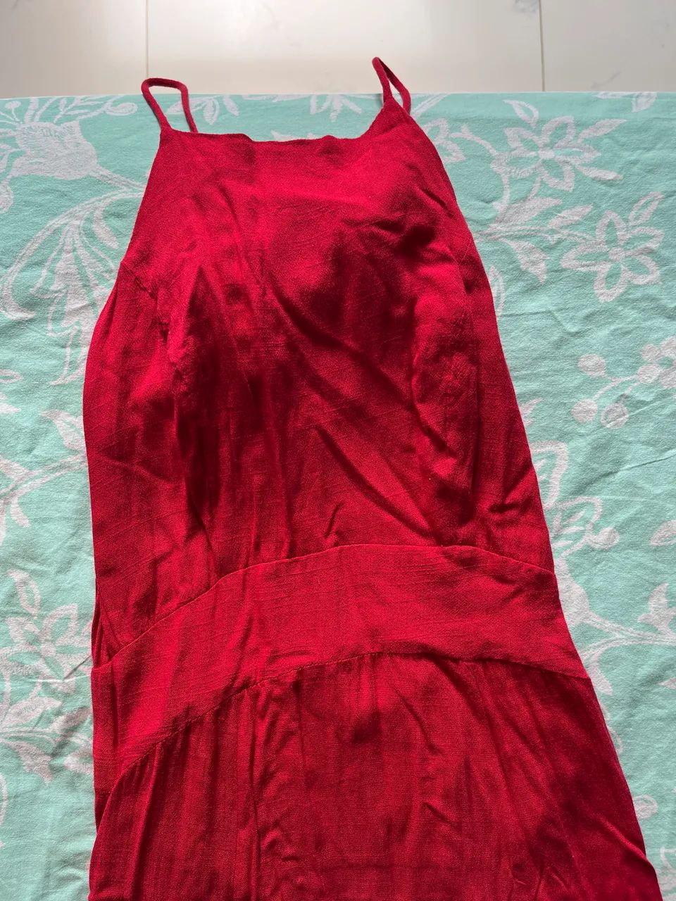 Vestido vermelho com fenda 