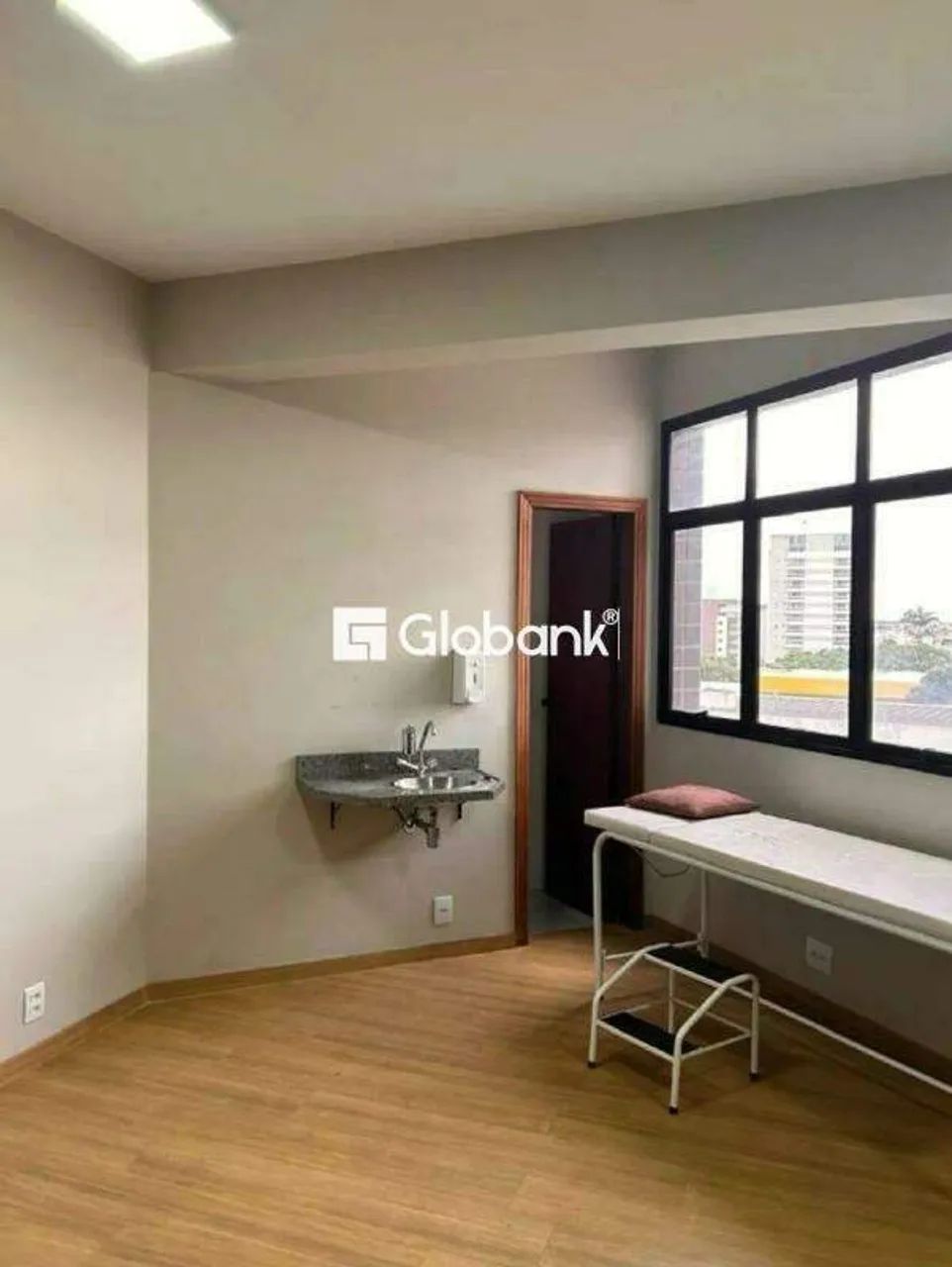Sala comercial à venda Centro 55m² Montes Claros MG