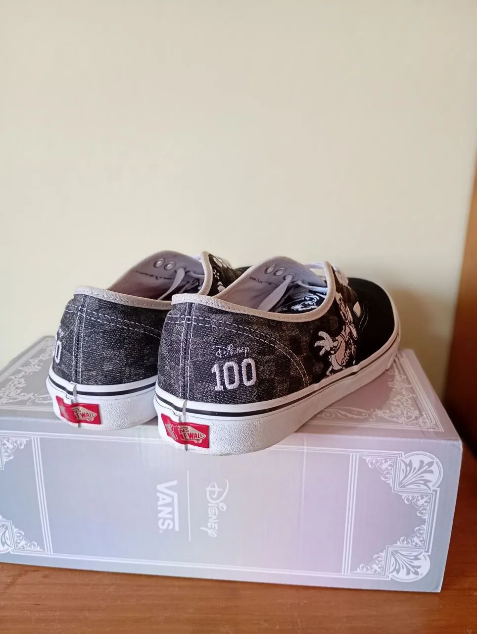 Tênis Vans Disney - Foto 4