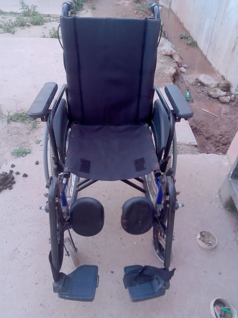 Vendo uma cadeira de rodas  - Foto 2