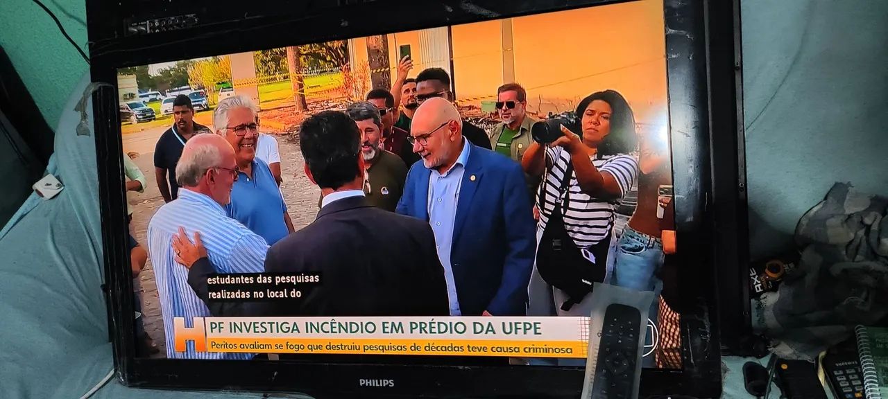 Vendo tv 40 polegadas digital 