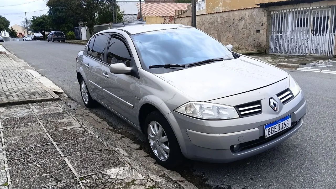 Renault Megane MEGANE SEDAN DYNAMIQUE HI-FLEX 1.6 16V 2011