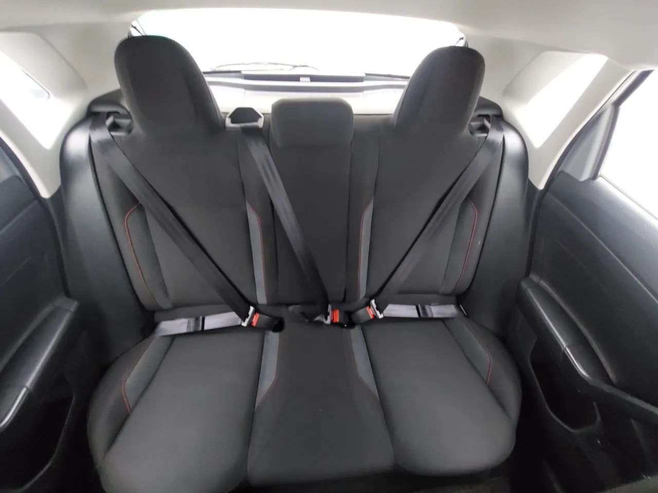 Volkswagen Polo Track 1.0 Flex 12V 5p, foto 18 de 18