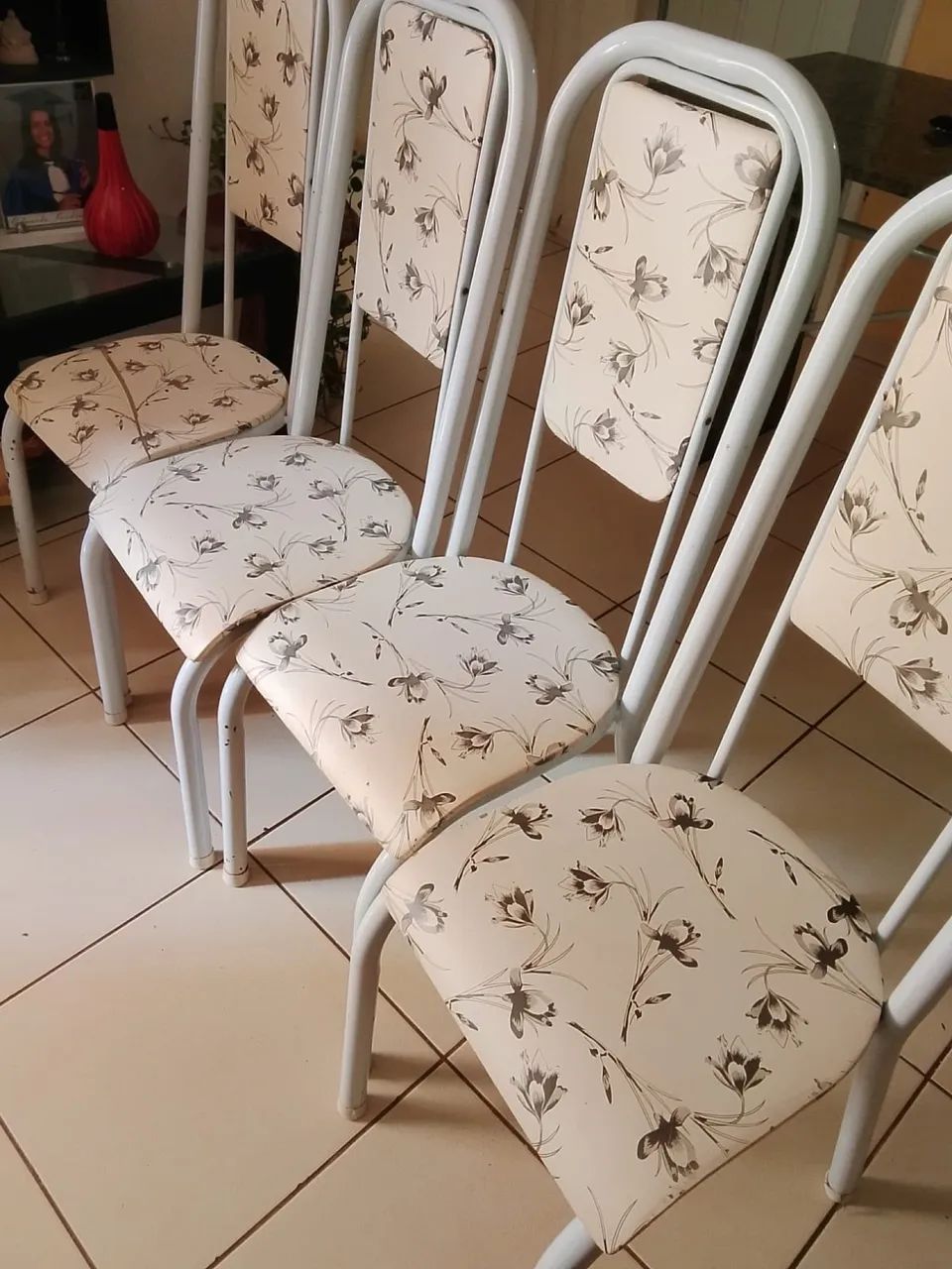 Vendo quatro cadeiras de jantar  - Foto 2