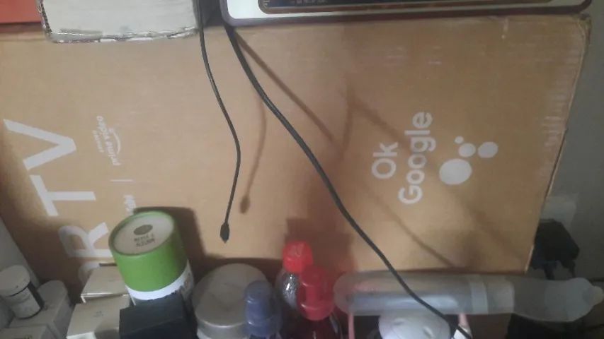 Tv 50p tcl semi nova. Na caixa.