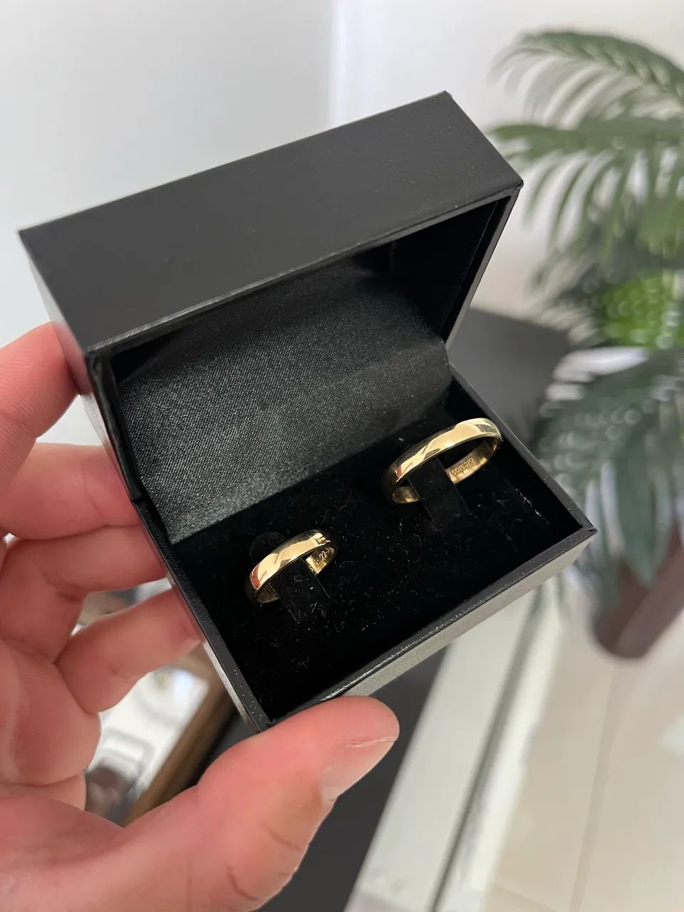 Par de aliança ouro 18k Nova com 8g - Foto 2