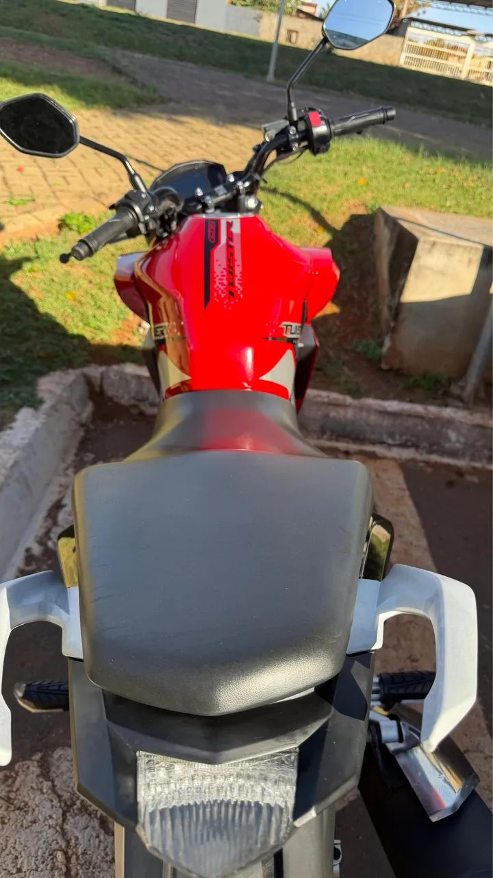 Honda CB Twitter 2021 - Foto 2