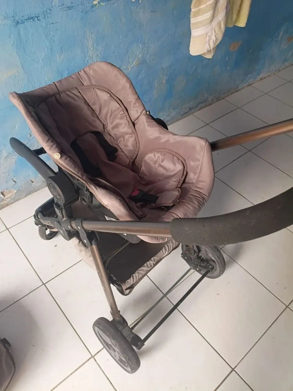 Carrinho de bebê, bebê conforto e suporte  - Foto 5