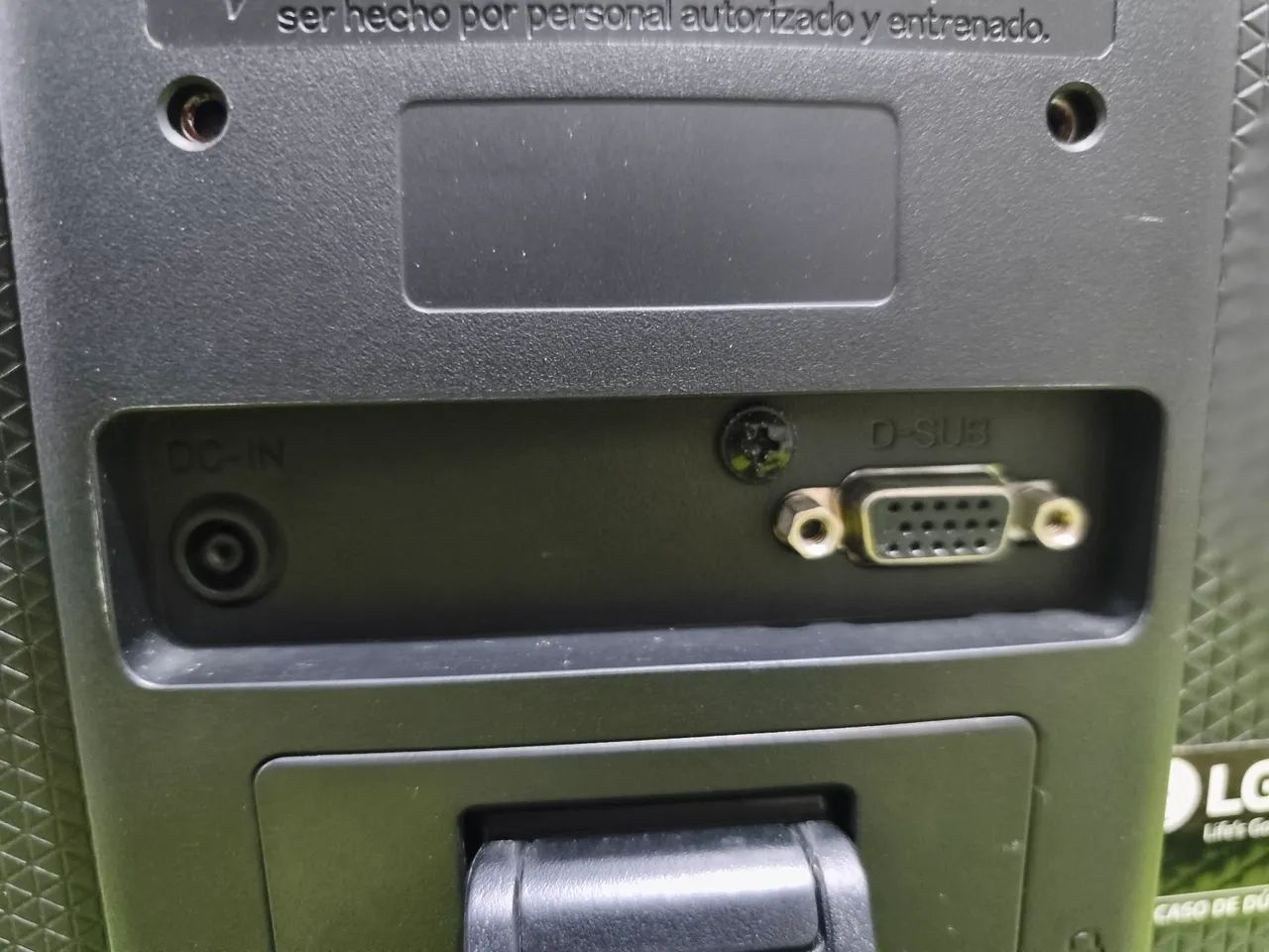 Monitor LG HD (não é Full HD)com adaptador VGA  - Foto 4
