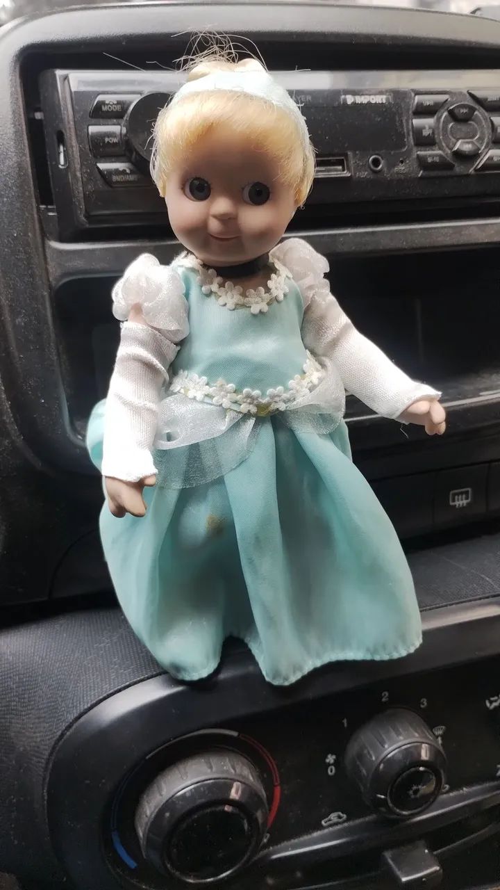 Bonecos de coleção Peter pan e cinderela em porcelana  - Foto 4