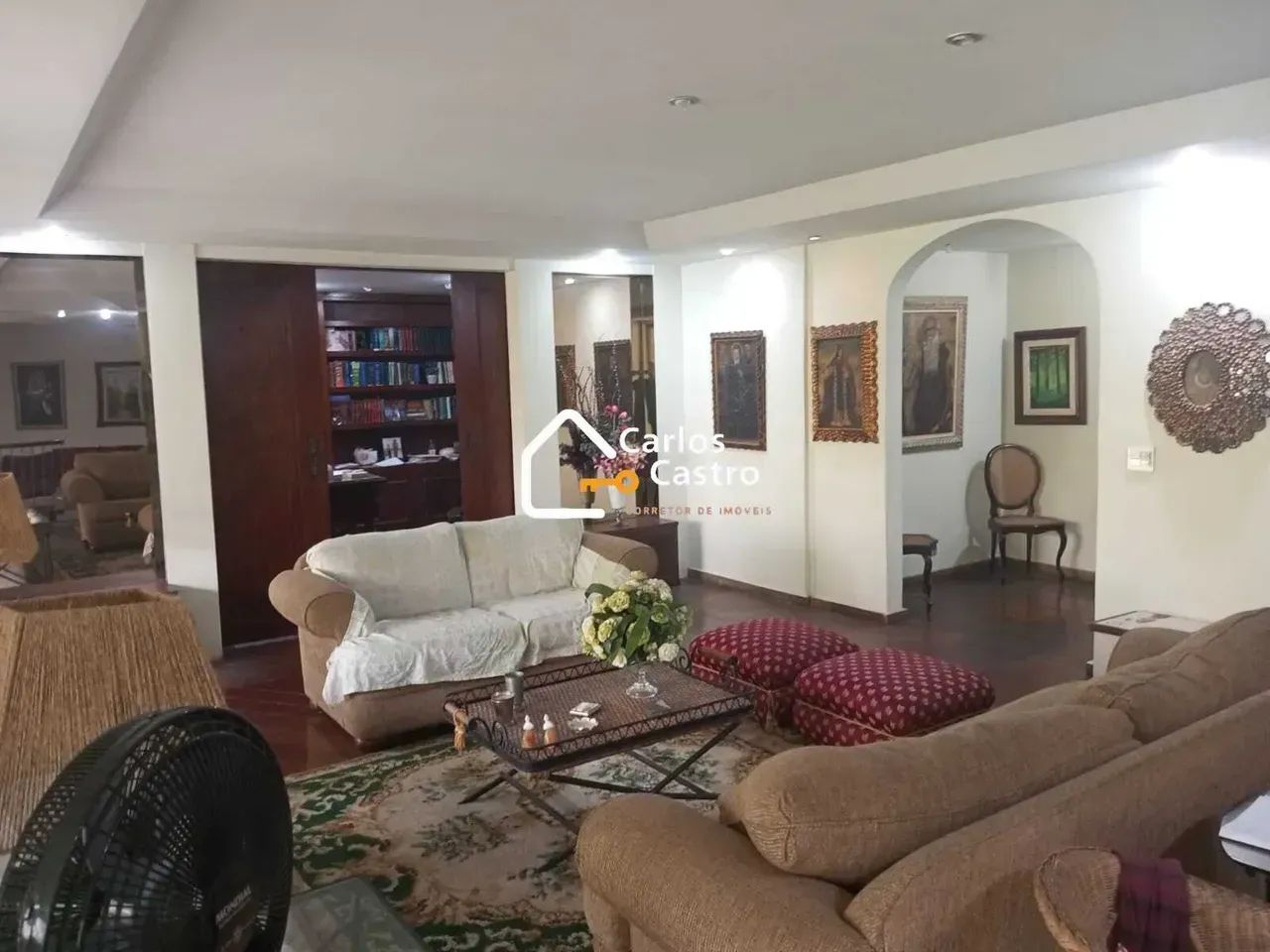 Amplo apartamento com 4 quartos e lazer completo em condomínio com piscina - Foto 2