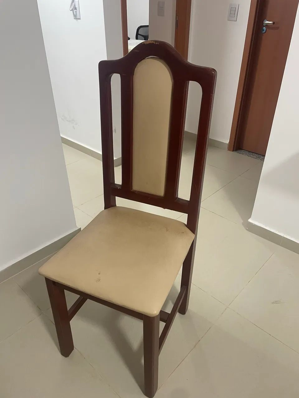 Cadeiras de madeira pura(4 unidades) - Foto 2