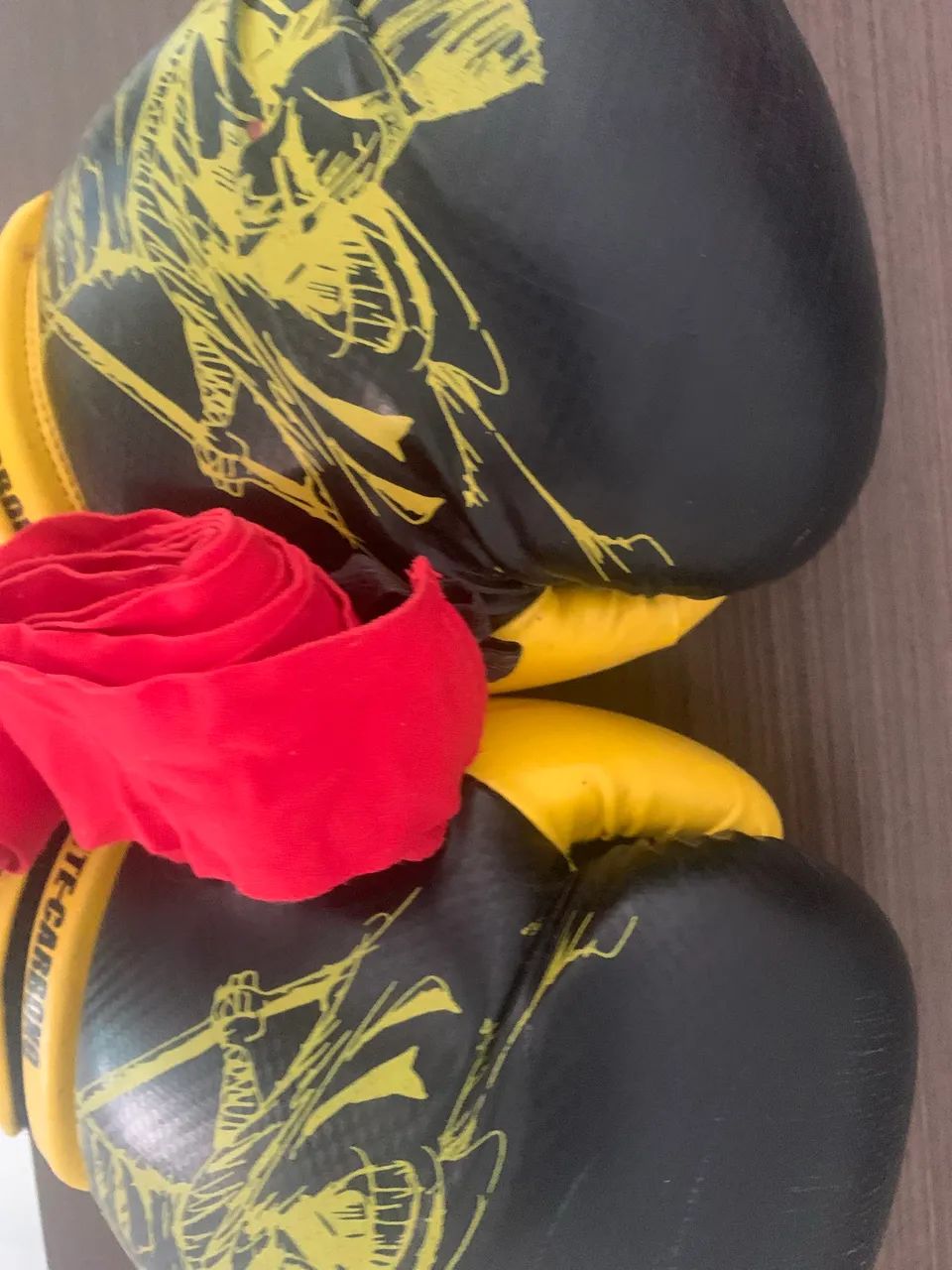 Vende-se par de luva de boxe com bandagem.  - Foto 5