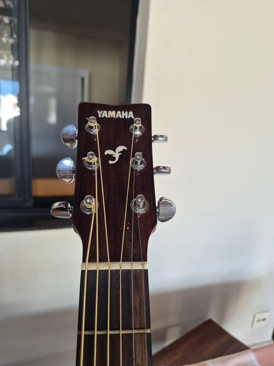 Violão Yamaha Fs 700 elétrico, tampo sólido.  - Foto 6