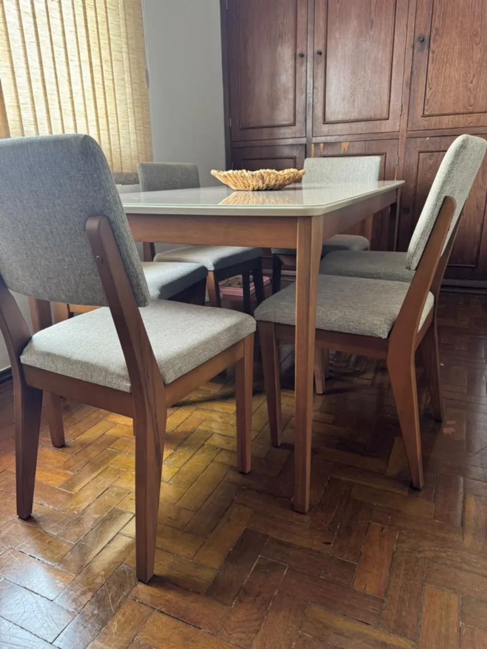 Mesa de Jantar Linda e Conservada para 6 Lugares - Foto 3
