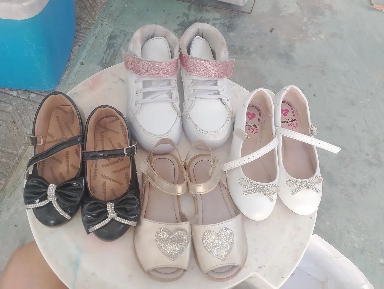 Sapatos 28
