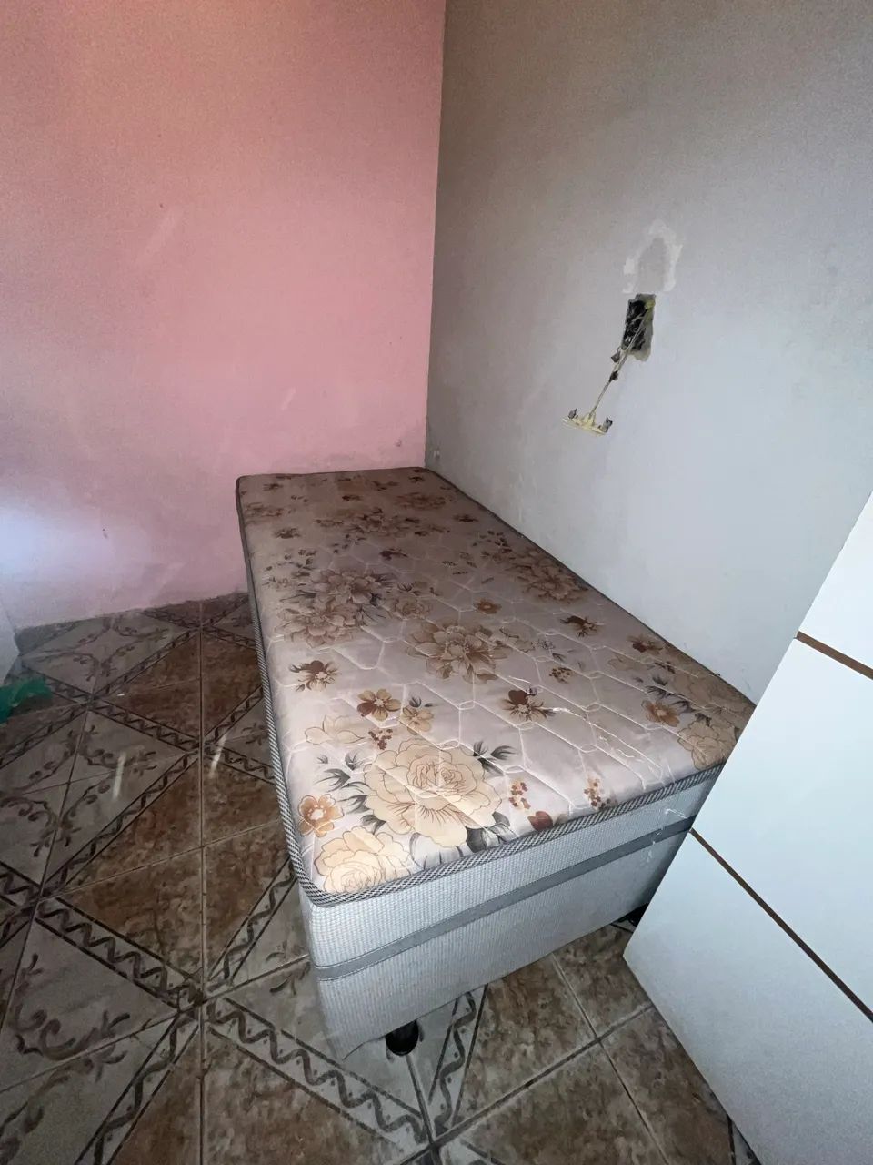 CAMA BOXE ACOLCHOADA
