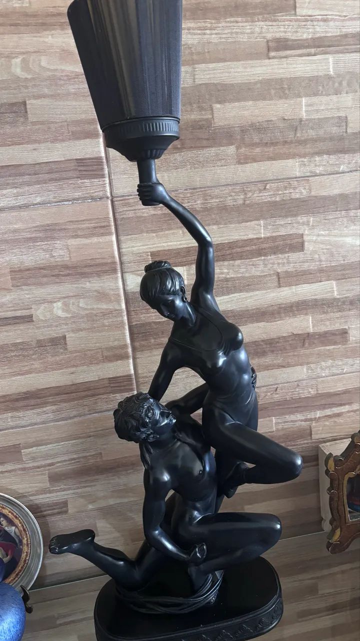 Abajur decorativa para sala e escritório 
