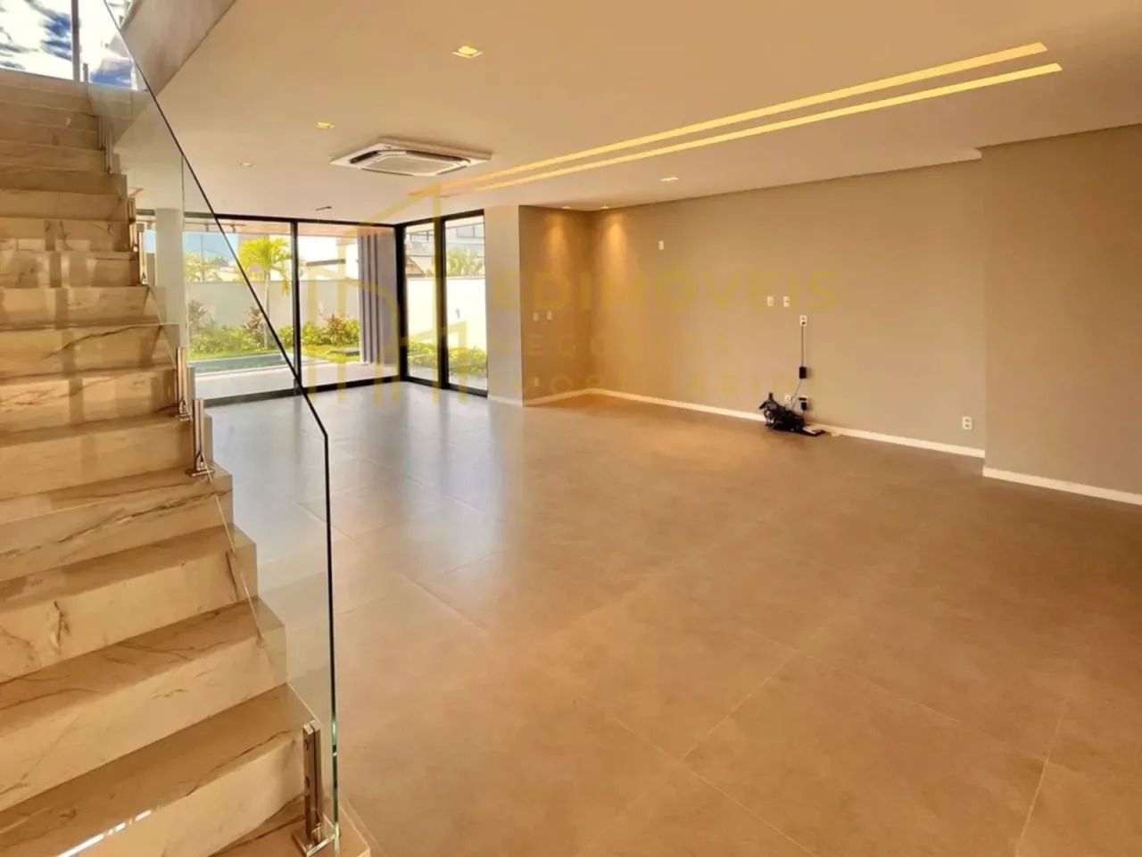 Linda casa duplex com 4 quartos e 3 suítes no Jacuhy - Oportunidade imperdível! - Foto 2