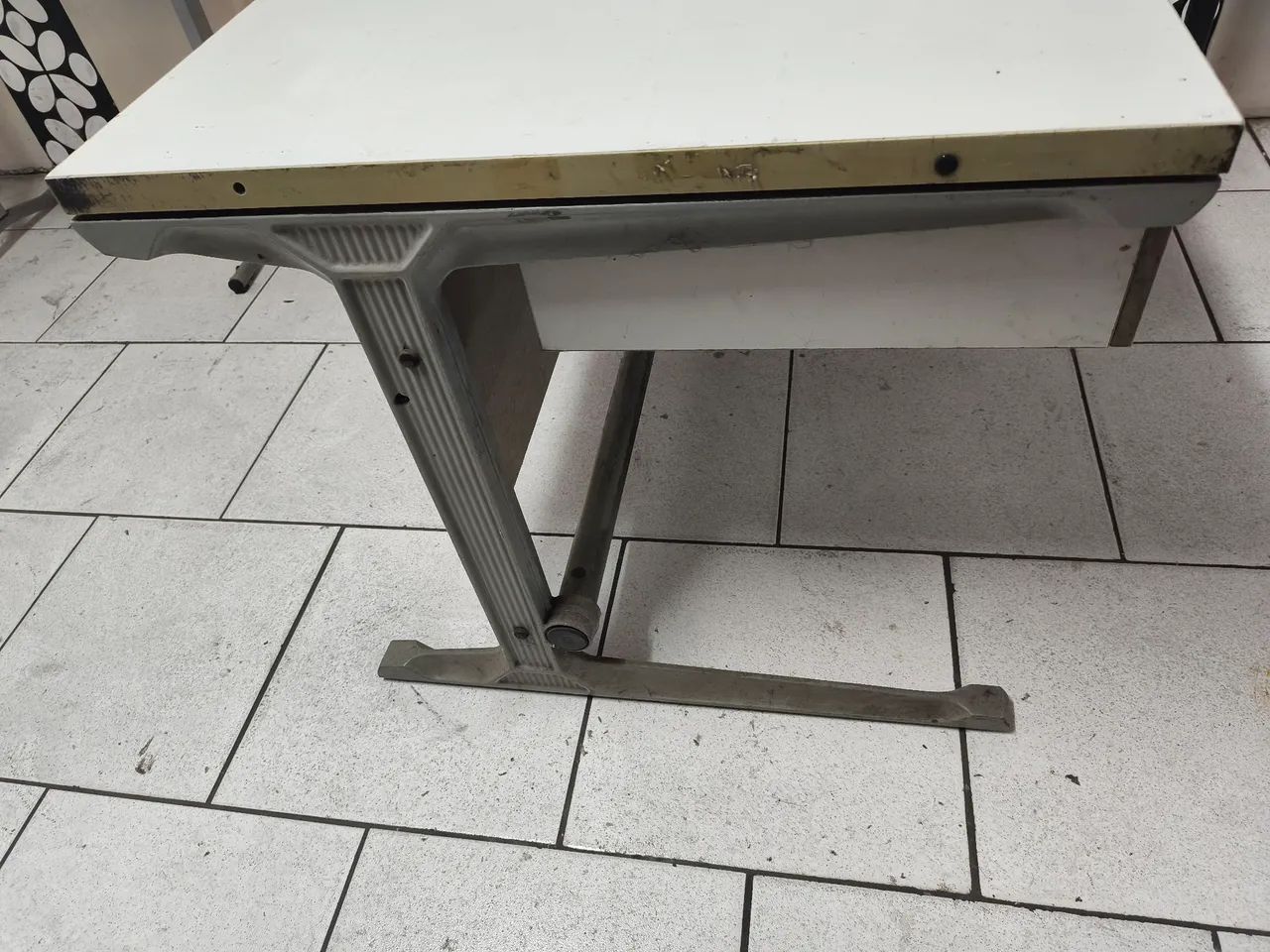 Mesa de Escritório Resistente 1,40X80 - Foto 4