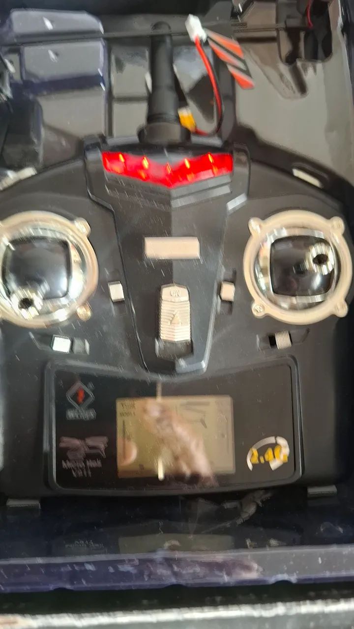 V911 com um servo queimado,para aproveitar peças ou arrumar ,completo - Foto 4