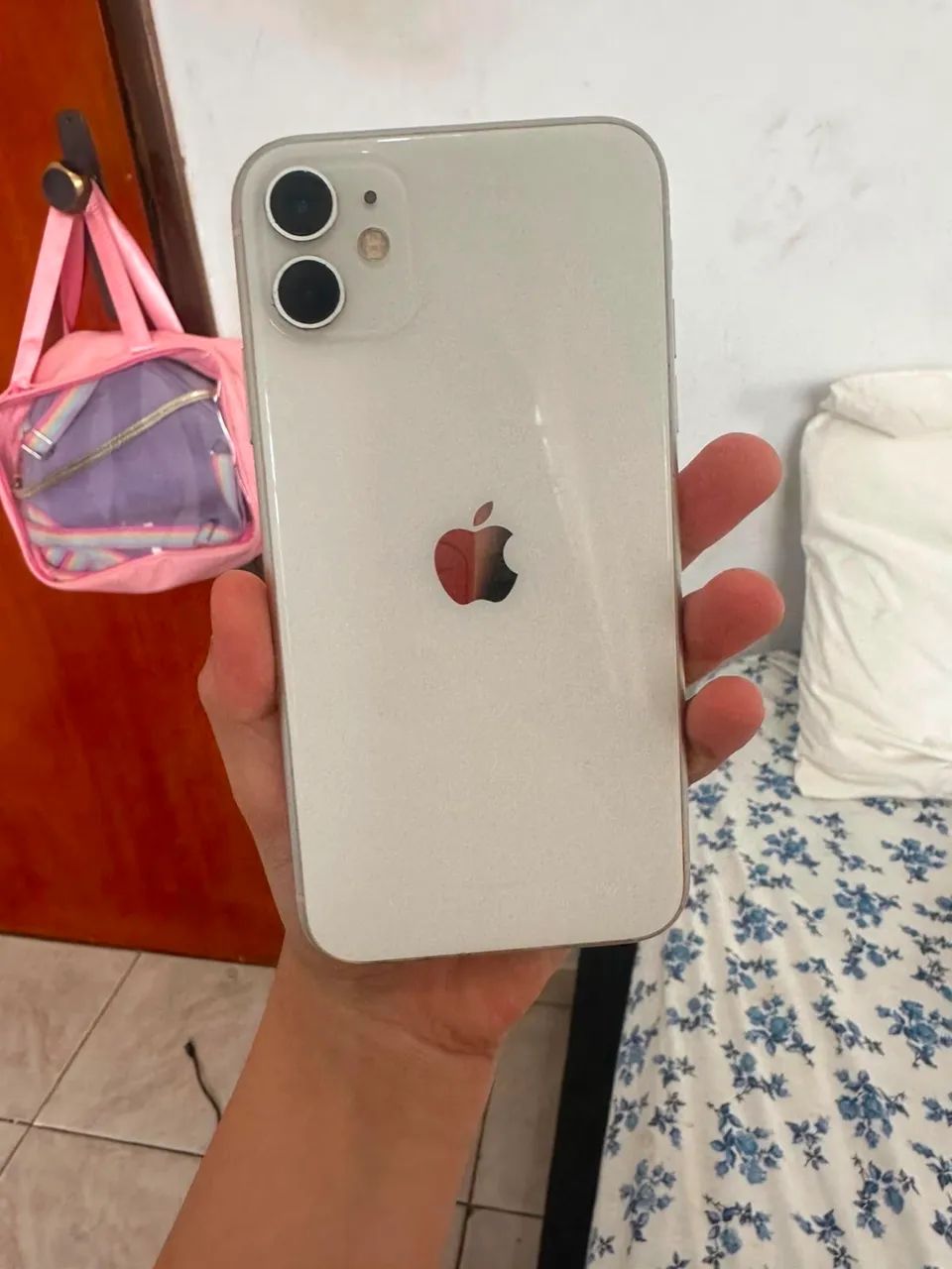 vendo iPhone 11 branco sem detalhes!!  - Foto 3
