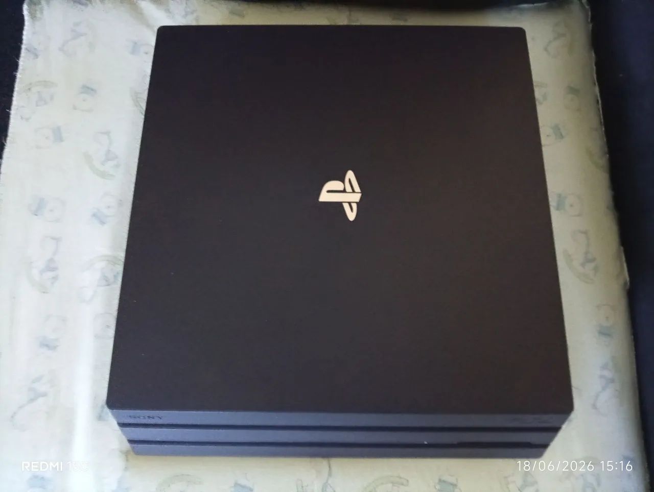 Playstation 4 pro 1tb  - Foto 2