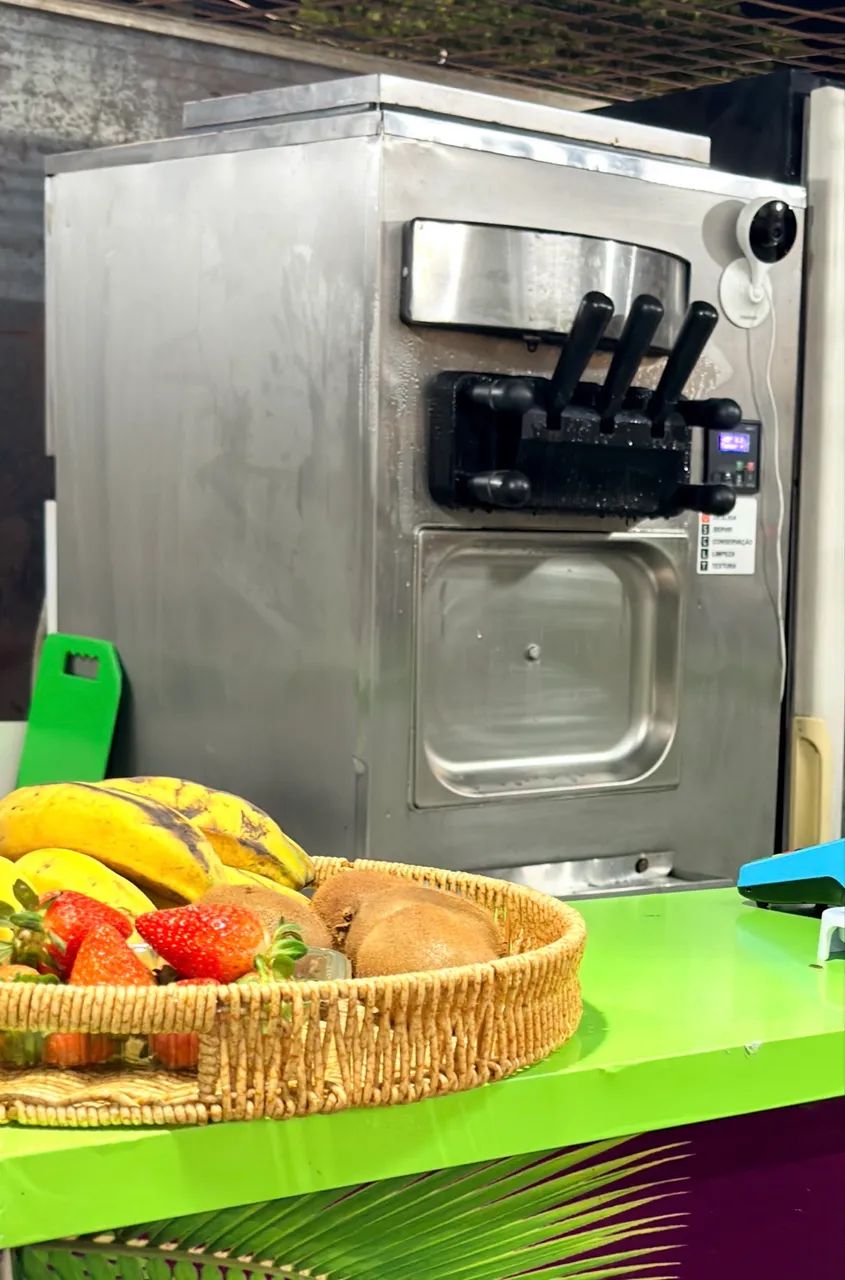 Máquina de açaí frozen - Geladeiras e Freezers - Jorge Teixeira