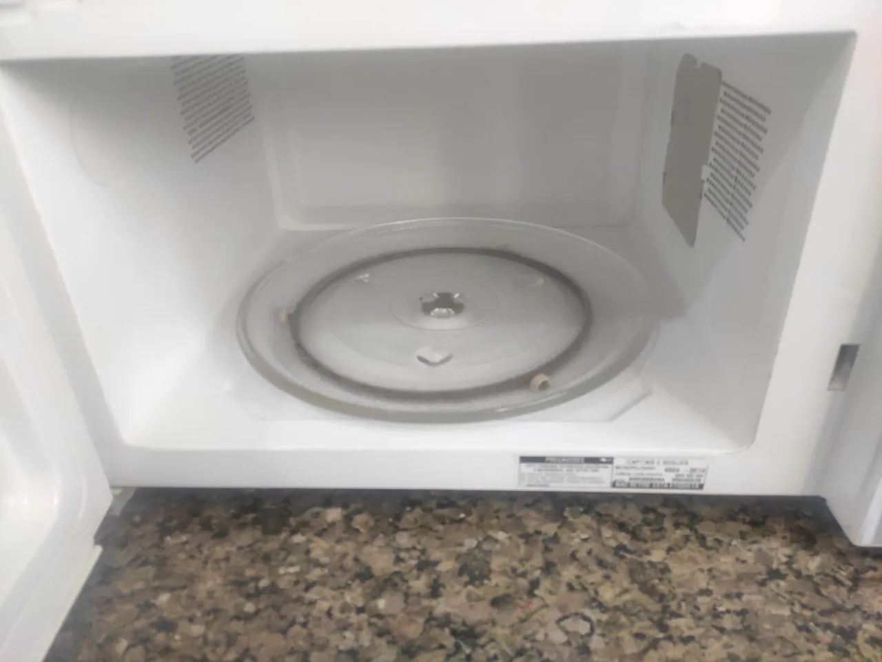 Microondas Brastemp 31 litros, com garantia de 3 meses! - Foto 5