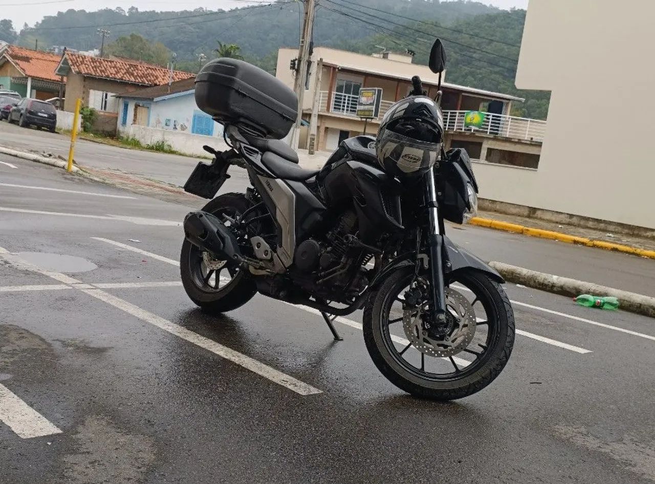 FZ25 - Perfeitas condições 