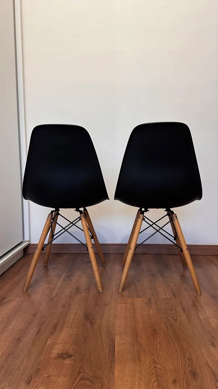 Conjunto de Cadeiras Eames
