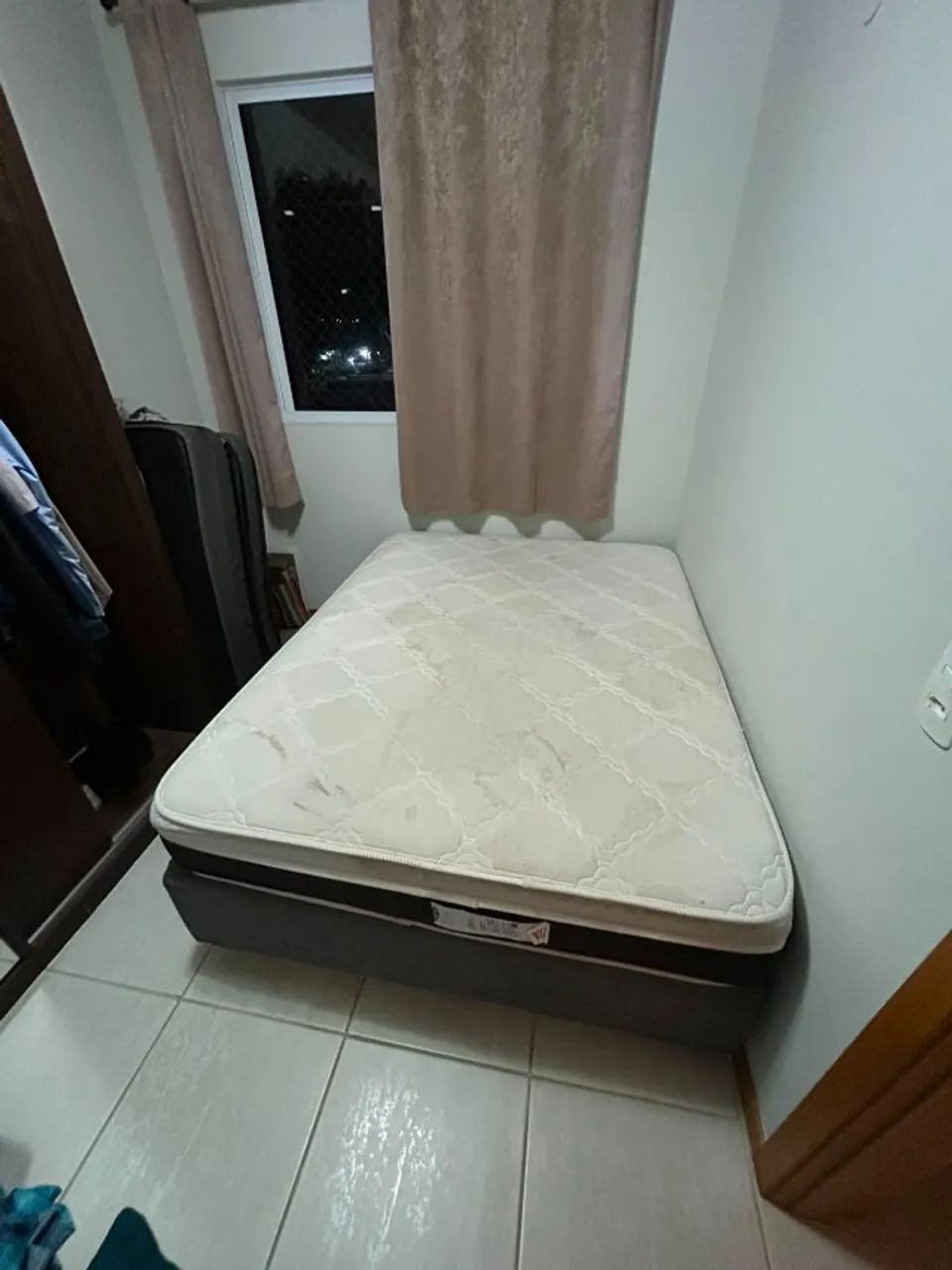 Cama de casal BOX