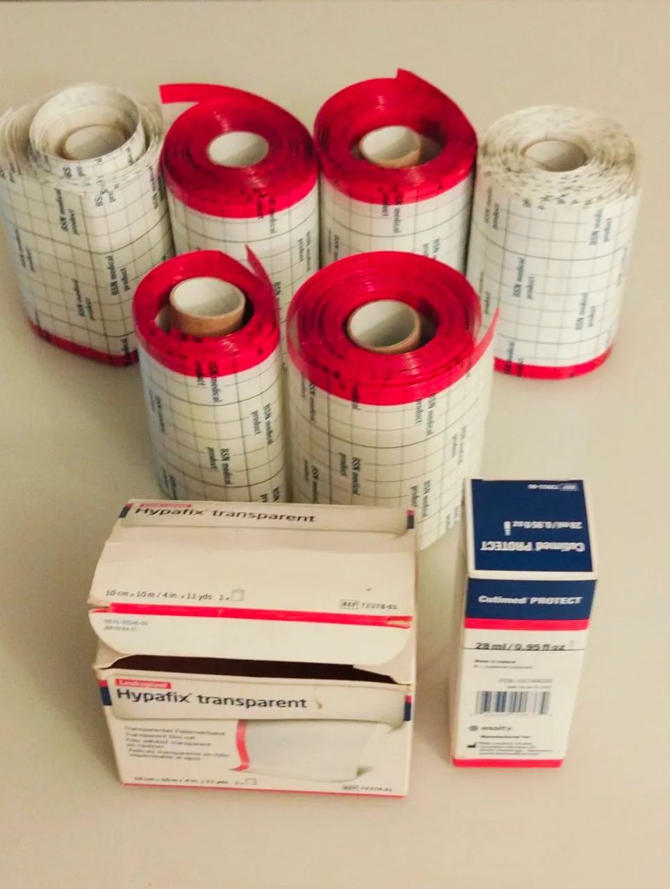 06 rolos de hypafix ( aprox 40m) e 01 Cutimed protect spray 