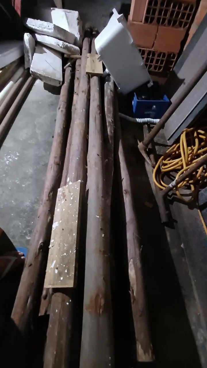 Vendo 10 Pontalete de eucalipto 