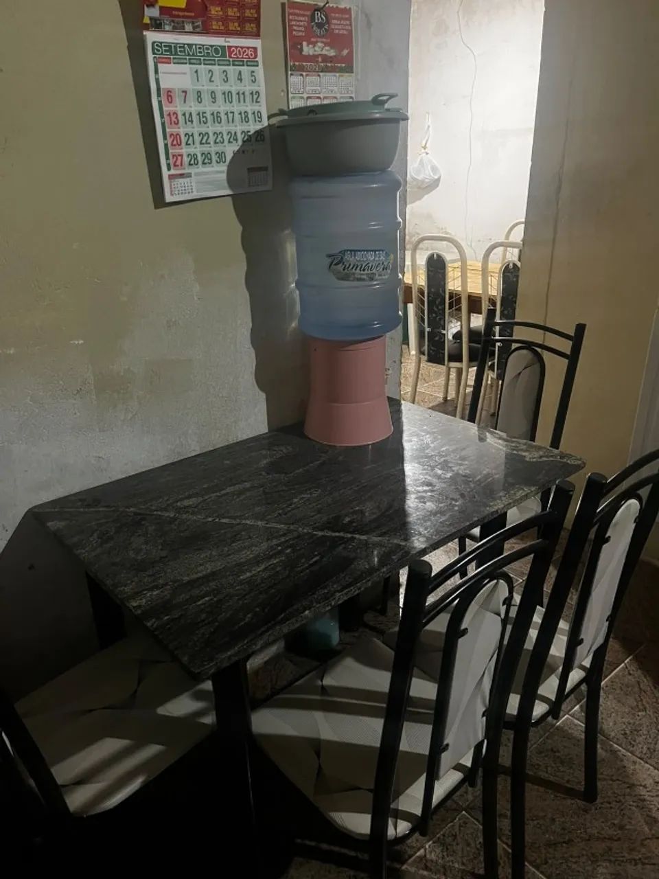Mesa com 4 cadeiras  - Foto 4