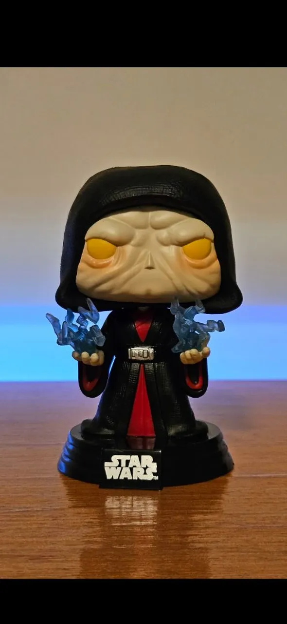 Funko Pop - Star Wars Captain Phasma #65 LOOSE - Hobbies e