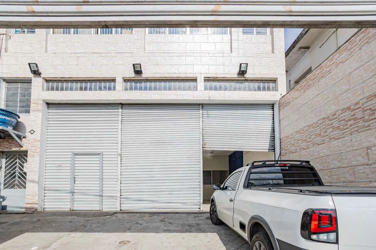 Prédio comercial na Rua da Estação, 153  417 m²
